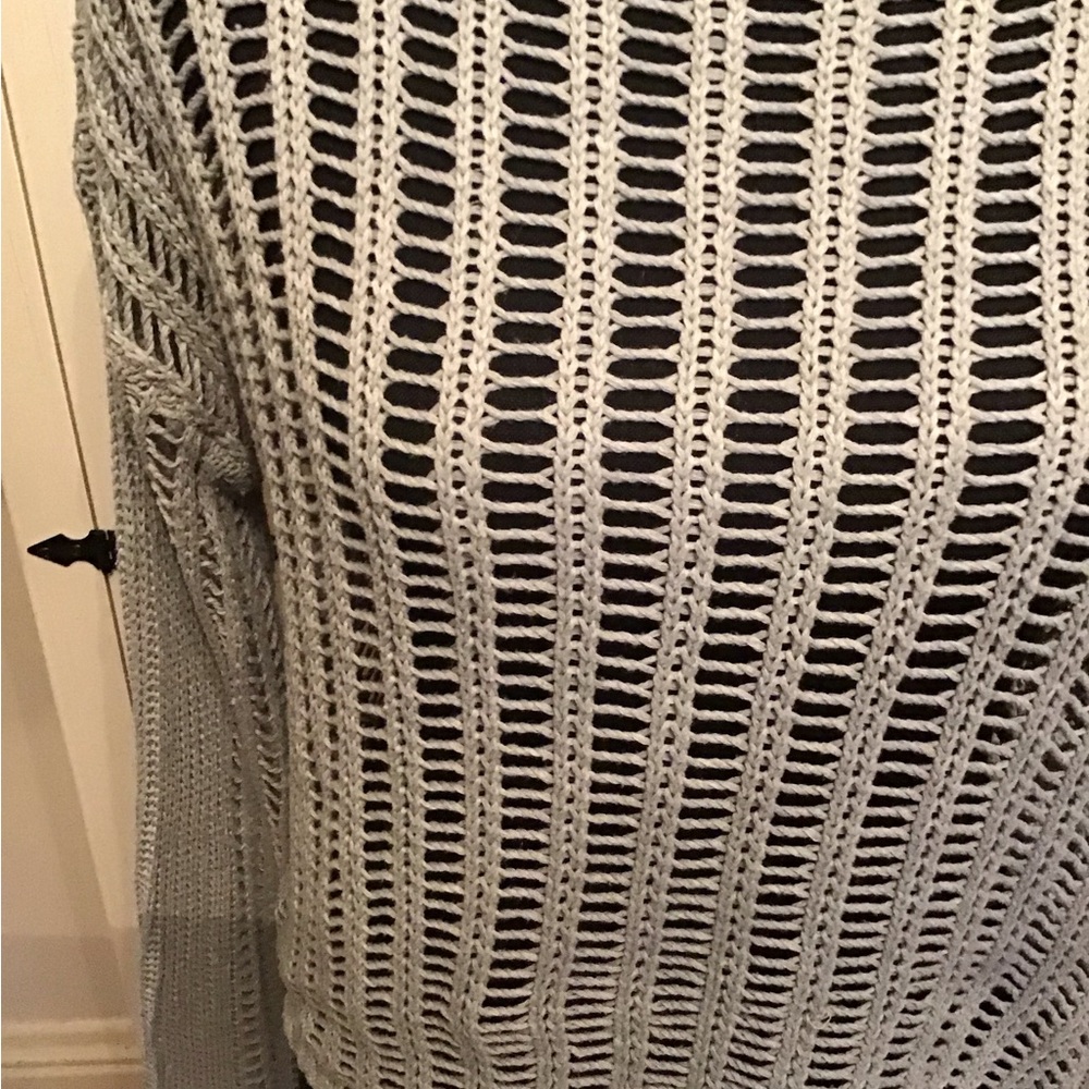Elegant Open-Knit Gray Sweater - Picture 3 of 3